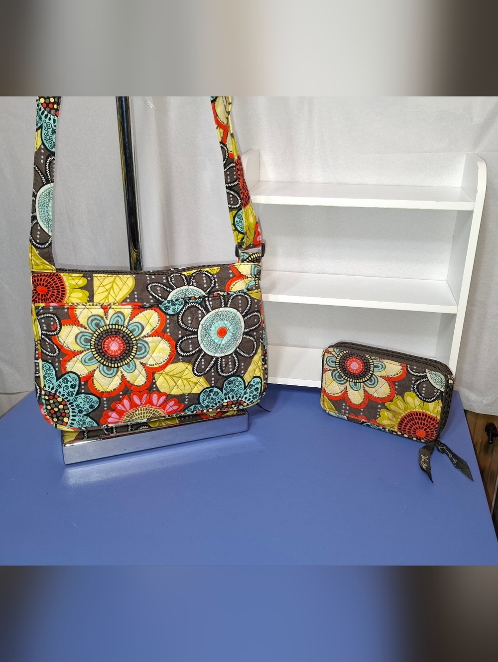 Retired Vera Bradley Lil Hipster Crossbody & Wallet Set In "Flower Shower" - EUC - Picture 7 of 11